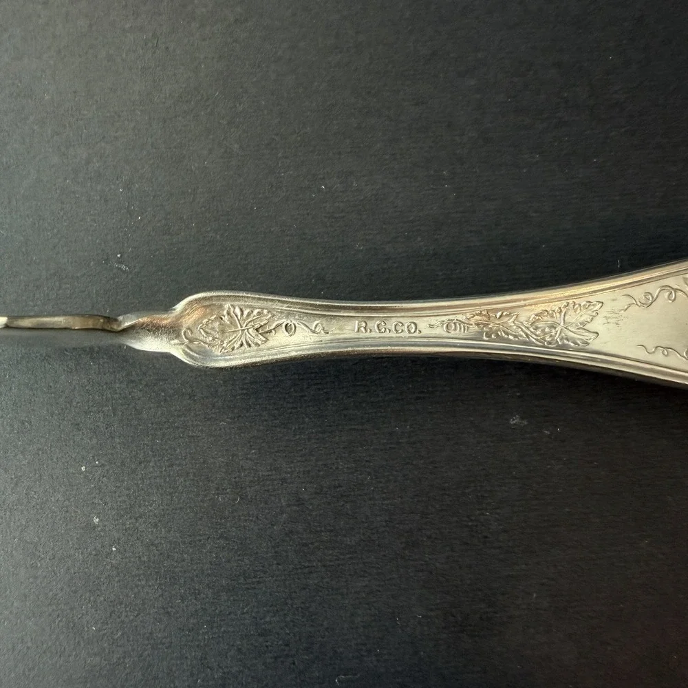 R.C. Co. Isabella Grape Fruit or Orange Spoons set 3 and Master Butter Knife